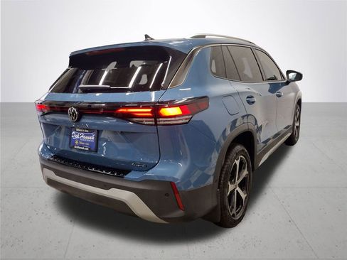 New 2026 Volkswagen Tiguan SE image 12