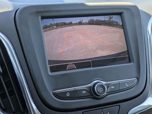 Used 2022 Chevrolet Equinox LT FWD image 19