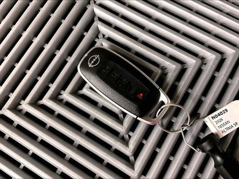 New 2026 Nissan Altima 2.5 SR FWD image 13