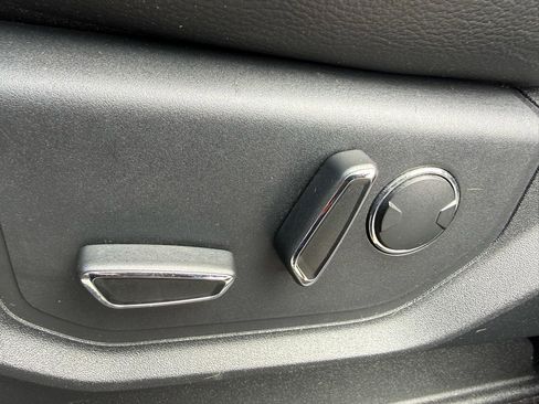 Used 2018 Ford F150 Lariat w/ Equipment Group 502A Luxury AWD/4WD image 45