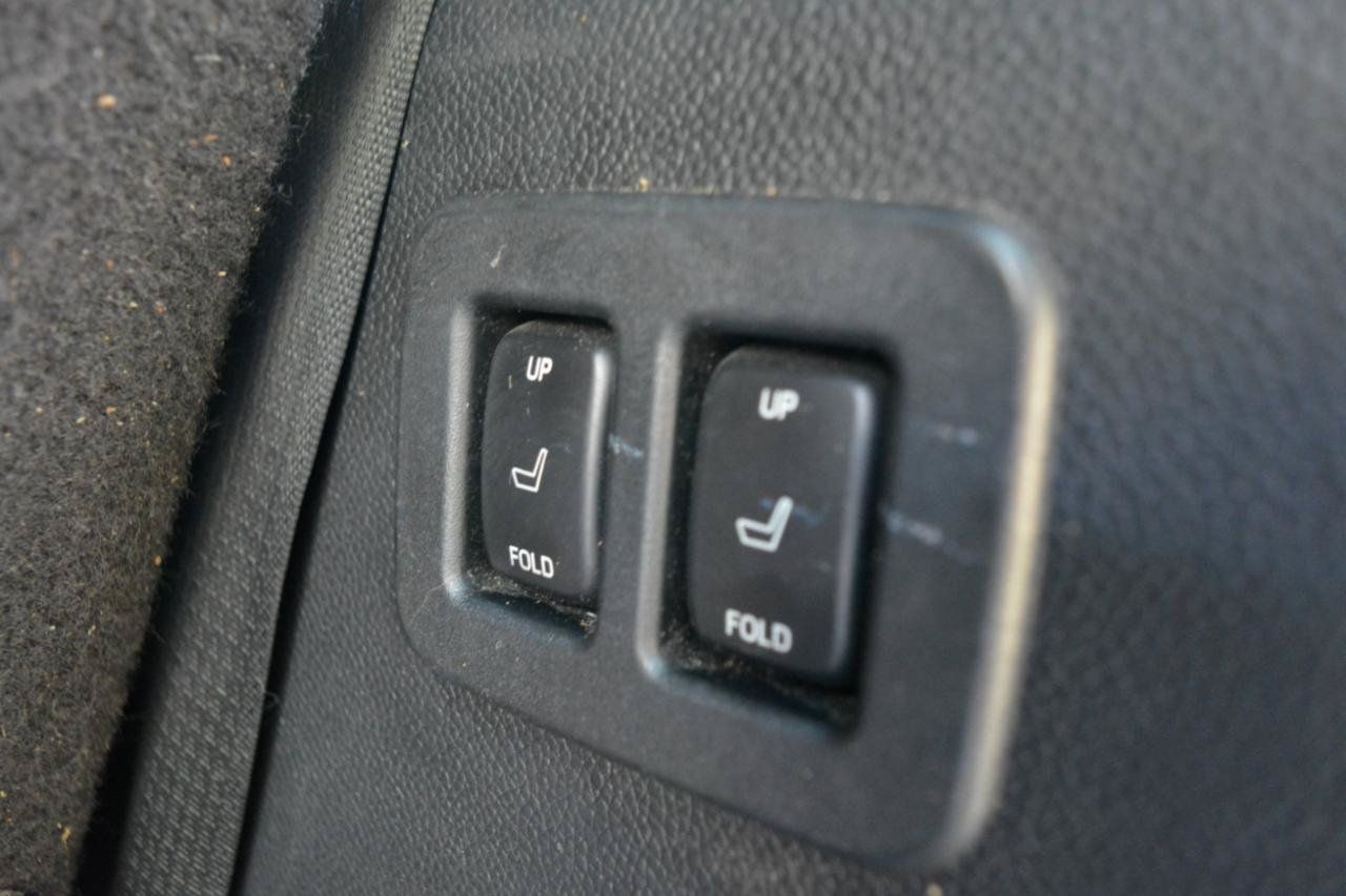 Used 2015 Ford Expedition Limited w/ Equipment Group 301A AWD/4WD image 16