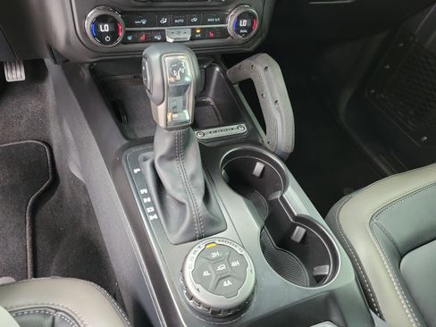 Used 2025 Ford Bronco Outer Banks w/ Sasquatch Package image 20