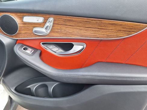 Used 2022 Mercedes-Benz GLC 300 4MATIC image 27