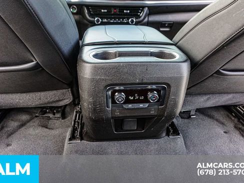 Used 2025 Chevrolet Suburban Z71 AWD/4WD image 33