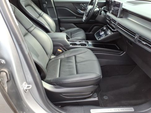 Used 2022 Lincoln Corsair AWD w/ Premium Package image 9