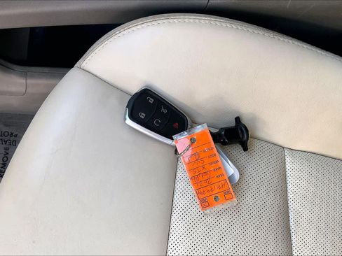 Used 2021 Cadillac XT5 Premium Luxury FWD image 12