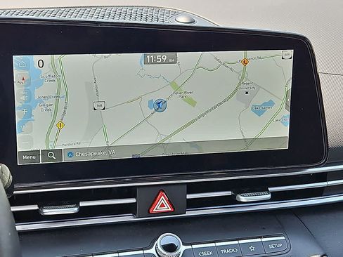 Used 2025 Hyundai Elantra Limited FWD image 16