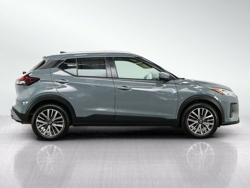 Used 2021 Nissan Kicks SV FWD image 6