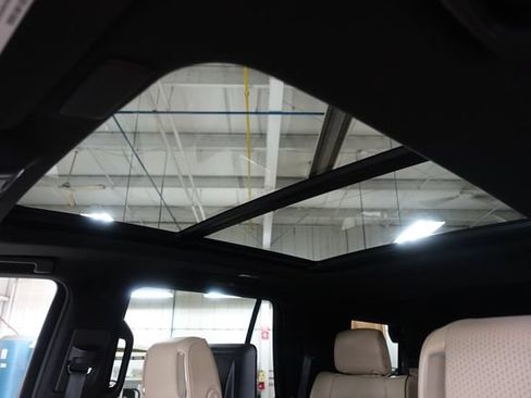 Used 2023 Cadillac Escalade Premium Luxury AWD/4WD image 20