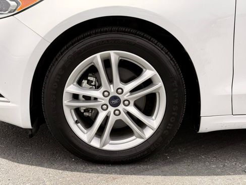 Used 2018 Ford Fusion SE w/ Equipment Group 602A FWD image 10