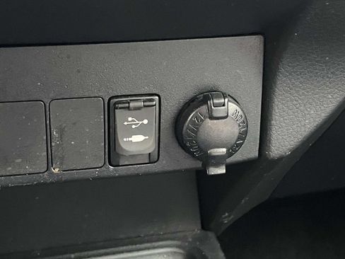 Used 2014 Toyota RAV4 LE FWD image 21