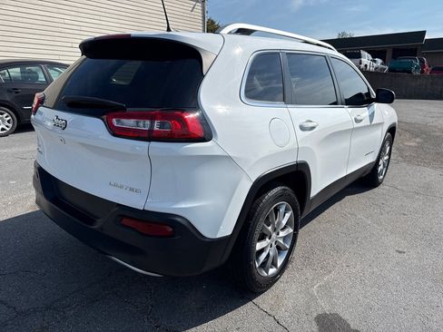 Used 2018 Jeep Cherokee Limited AWD/4WD image 6