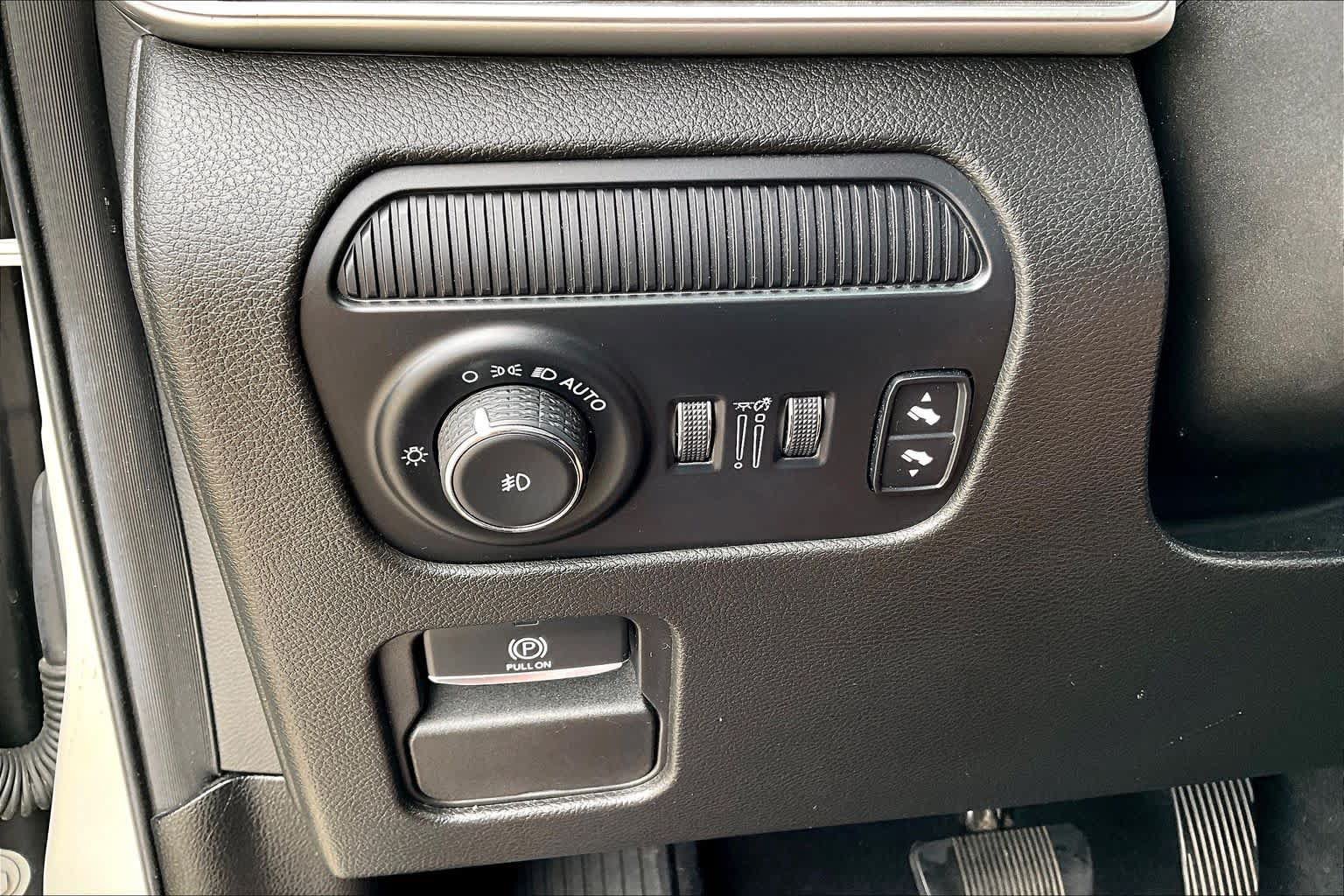 Used 2022 Jeep Wagoneer Series II w/ Convenience Group I AWD/4WD image 33
