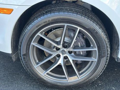 New 2026 Porsche Macan image 11