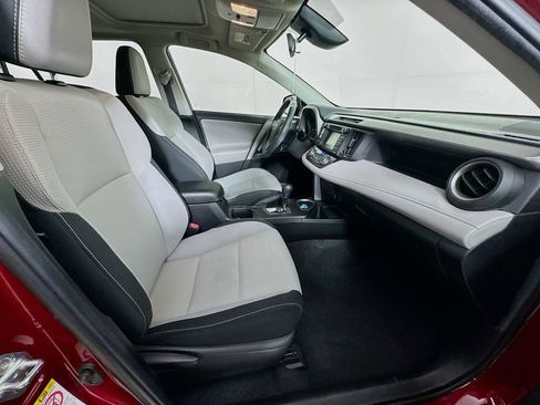 Used 2018 Toyota RAV4 XLE image 33