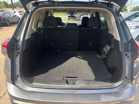 Used 2025 Nissan Rogue SV AWD/4WD image 32