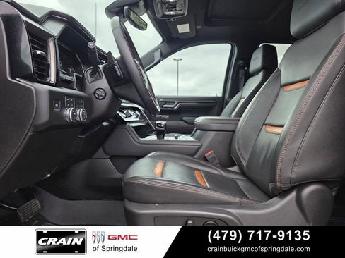 Used 2024 GMC Sierra 1500 AT4 w/ Technology Package AWD/4WD image 11