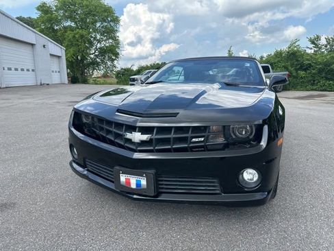 Used 2011 Chevrolet Camaro SS RWD image 3