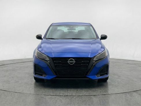 Used 2025 Nissan Altima 2.5 SV image 2