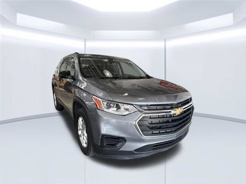 Used 2020 Chevrolet Traverse LS w/ LPO, Floor Liner Package FWD image 3