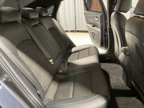 Used 2023 Kia Forte GT-Line image 13