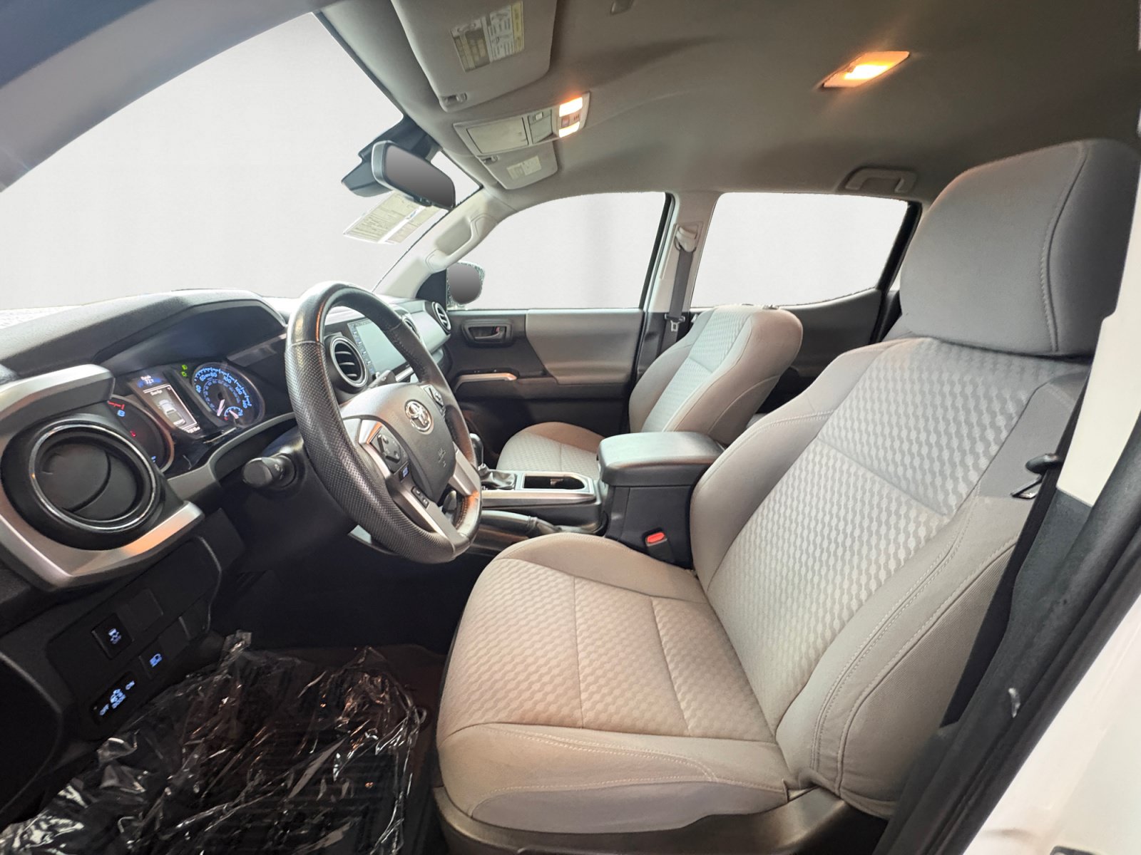 Used 2023 Toyota Tacoma SR5 RWD image 10