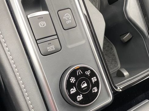 New 2026 Nissan Pathfinder SV image 19