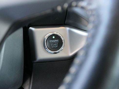 Used 2024 Ford Expedition XLT image 22