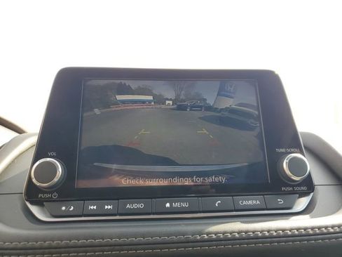 Used 2023 Nissan Rogue SV FWD image 23