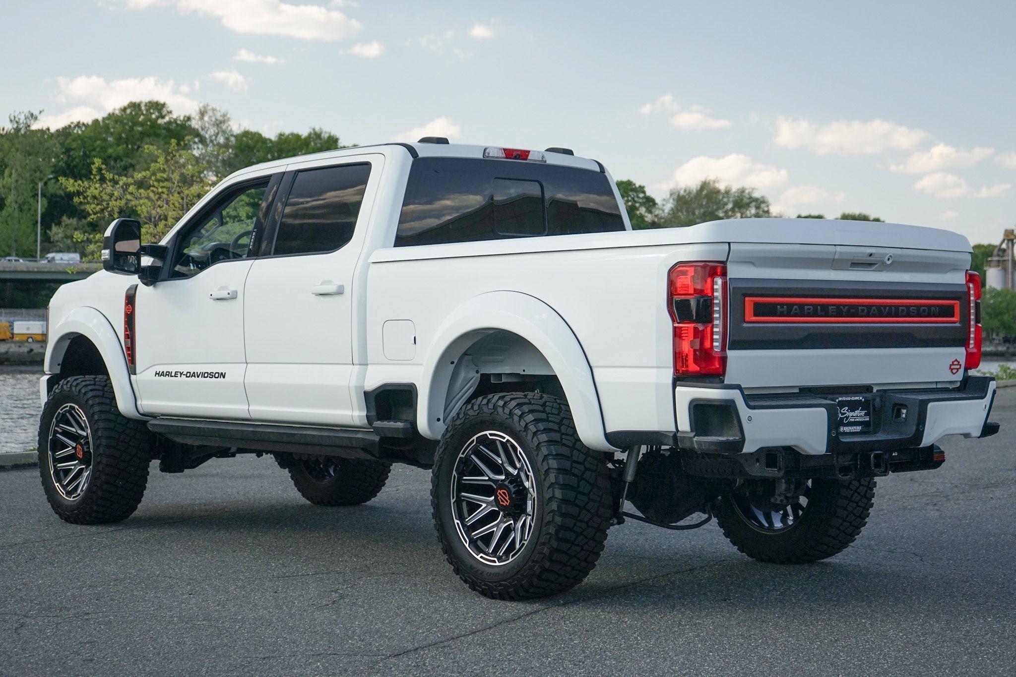Used 2023 Ford F250 Lariat AWD/4WD image 3