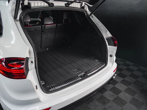Used 2015 Porsche Cayenne Turbo image 75