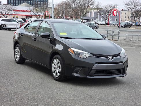 Used 2015 Toyota Corolla LE image 3