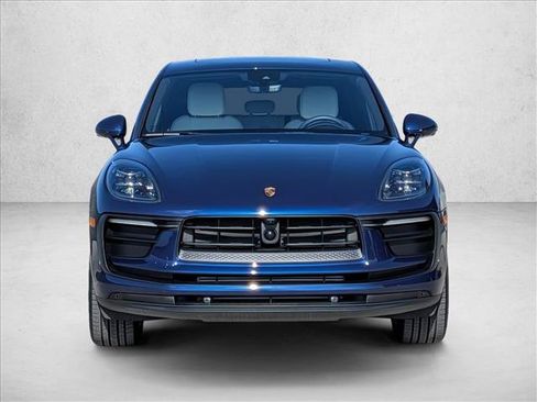 Used 2025 Porsche Macan image 6