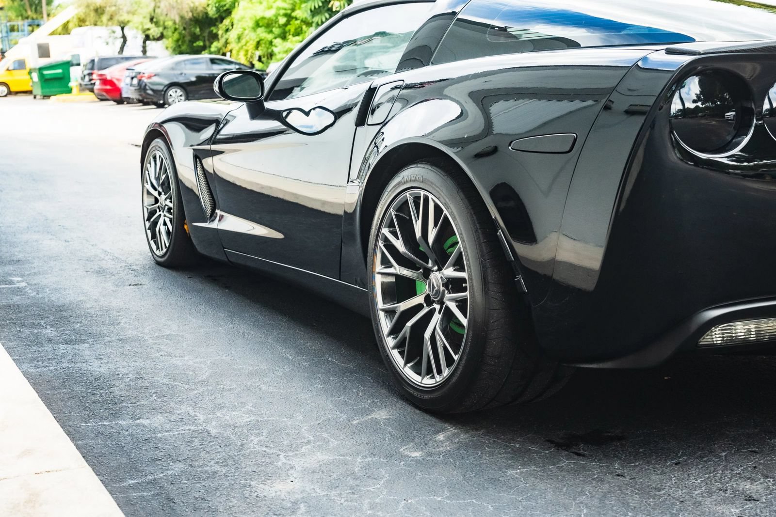Used 2009 Chevrolet Corvette Coupe w/ Preferred Equipment Group RWD image 12