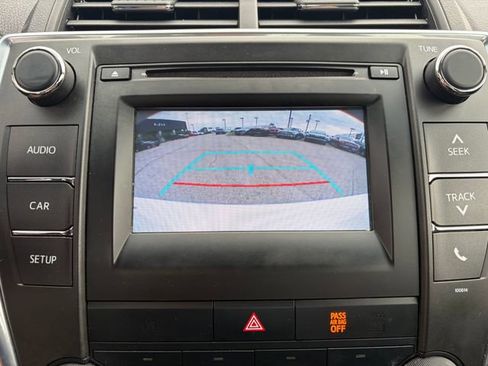 Used 2017 Toyota Camry LE FWD image 10