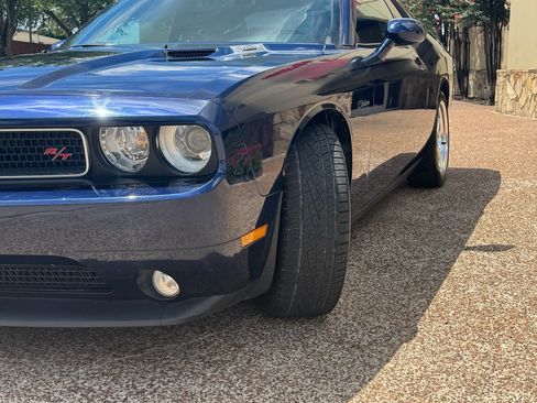 Used 2013 Dodge Challenger R/T RWD image 3