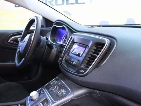 Used 2016 Chrysler 200 LX image 10