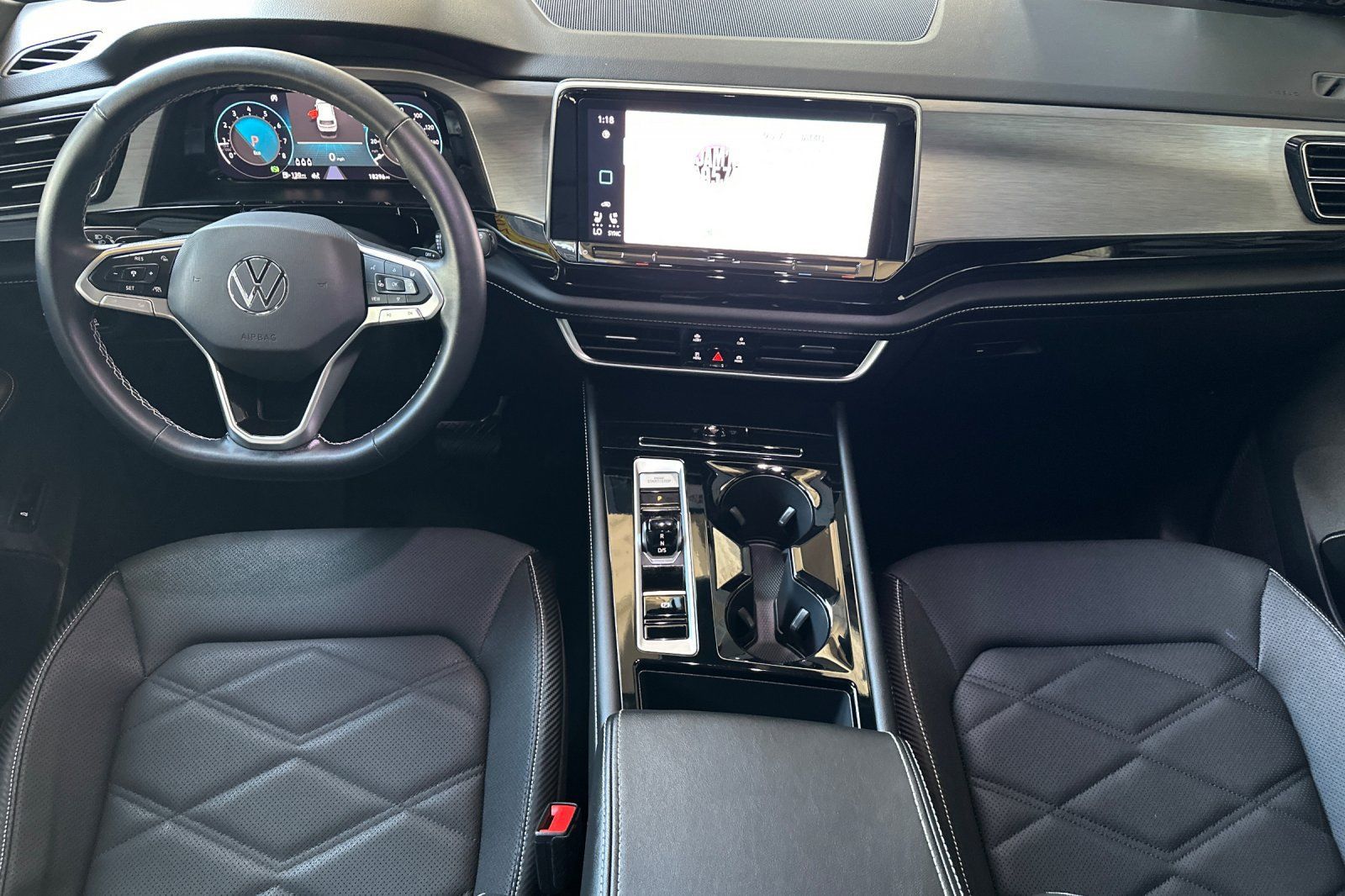Used 2024 Volkswagen Atlas Cross Sport SE FWD image 13