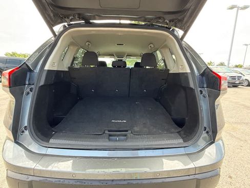 Used 2024 Nissan Rogue SV AWD/4WD image 12