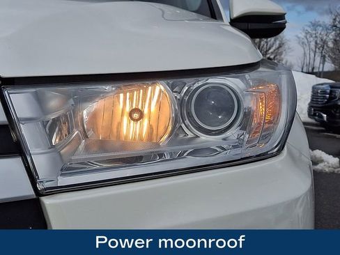 Used 2019 Toyota Highlander XLE image 11