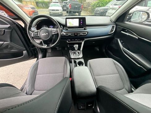 Used 2023 Kia Seltos S w/ Navigation Package image 27