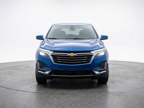 Used 2025 Chevrolet Equinox LT FWD image 2