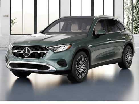 Used 2026 Mercedes-Benz GLC 300 4MATIC image 1