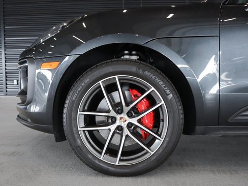 Certified 2024 Porsche Macan S AWD/4WD image 12
