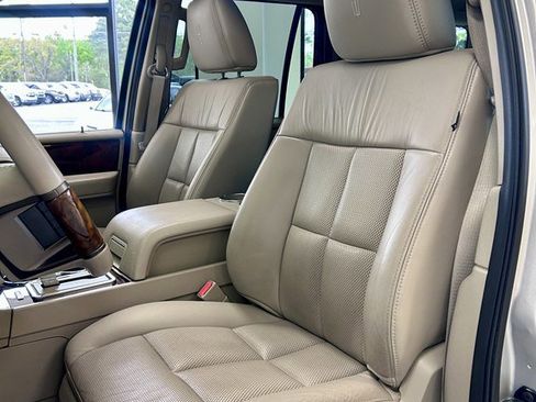 Used 2012 Lincoln Navigator 2WD image 13