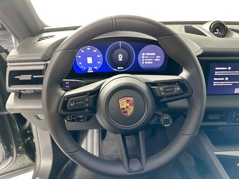 Certified 2025 Porsche Macan Electric image 20