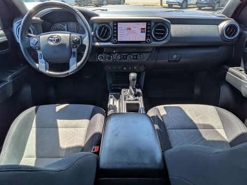 Used 2020 Toyota Tacoma TRD Sport w/ Technology Package image 16