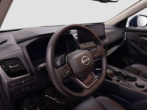 Used 2026 Nissan Rogue SL AWD/4WD image 12