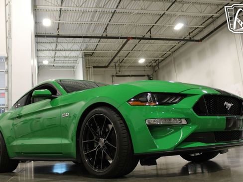 Used 2019 Ford Mustang GT RWD image 26