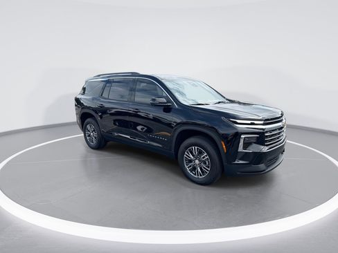 New 2026 Chevrolet Traverse LT w/ Driver Confidence Package image 2